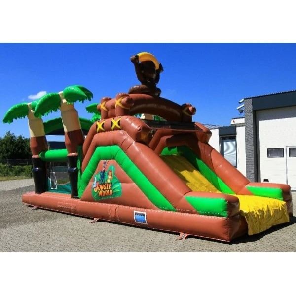 opblaasbare stormbaan Jungle 9m met tropische details en uitdagende obstakels