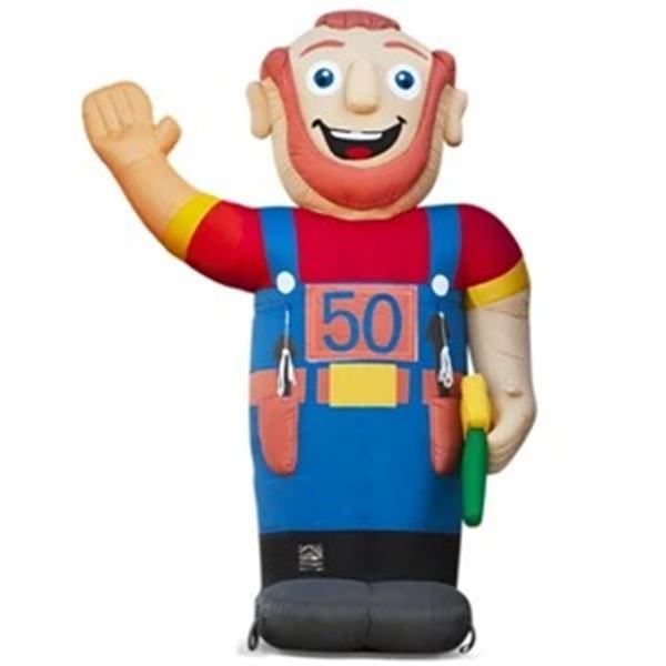 Opblaasbare Abraham Monteur pop met gereedschap huren – feestelijke blikvanger voor de jarige klusser