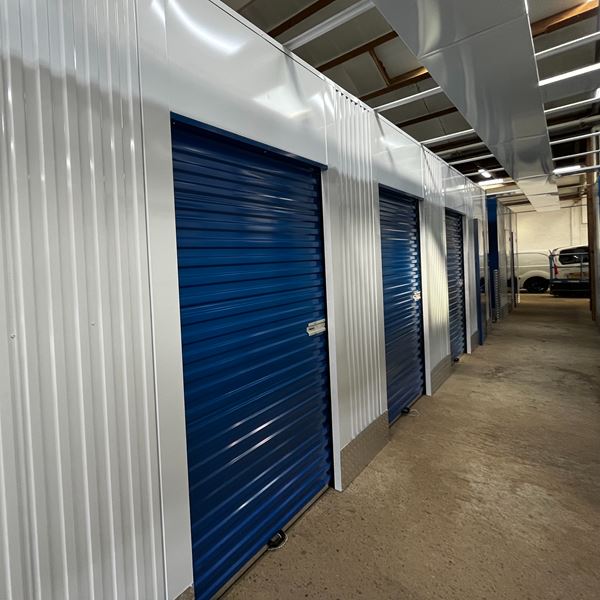 Garagebox van 30m³ huren in Sittard-Geleen, geschikt voor auto, motor of voorraad
