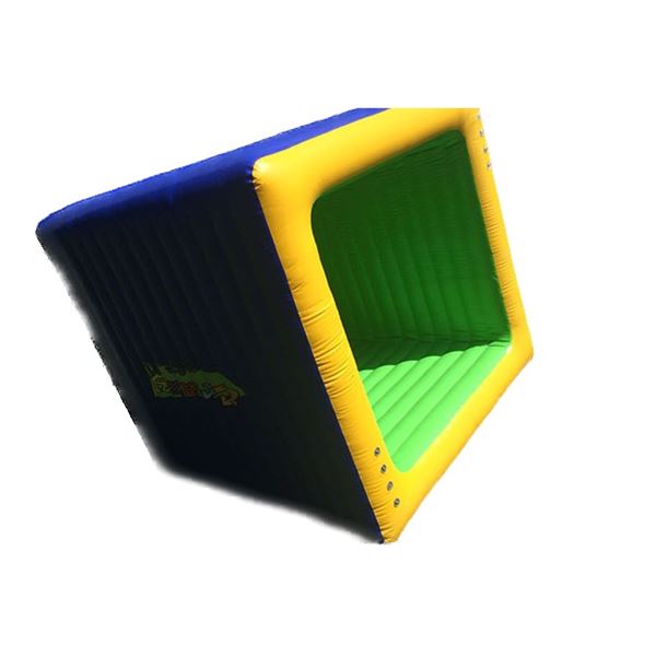 Opblaasbare kantel kubus te huur in Brabant voor sportdagen en zeskampen