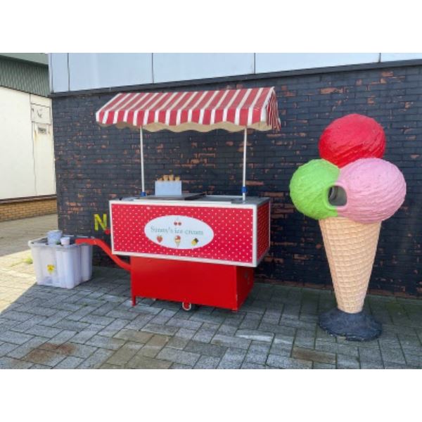 Ijskraam te huur in Enkhuizen voor feesten, evenementen en festivals in West-Friesland