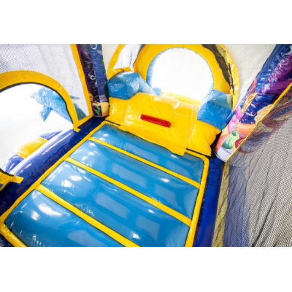 Jumpy Extra Fun Dolfijn springkussen voorkant Springkussen met dolfijn thema huren bij Happy Rent, kleurrijk model met glijbaan en speelruimte