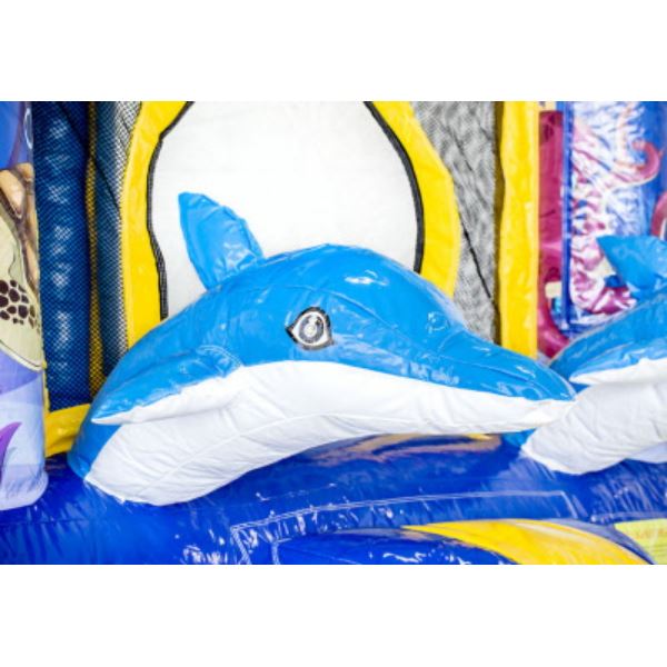 Jumpy Extra Fun Dolfijn springkussen voorkant Springkussen met dolfijn thema huren bij Happy Rent, kleurrijk model met glijbaan en speelruimte