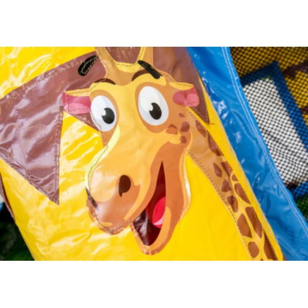 Kleurrijk Jumpy Extra Fun Feest springkussen met glijbaan en tropisch thema, perfect voor kinderfeesten